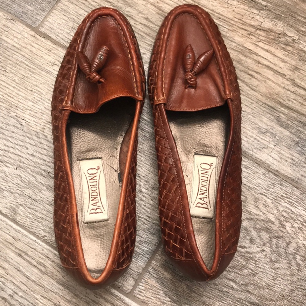 Bandolino Brown Woven Leather Flats W/ Tassle Pom